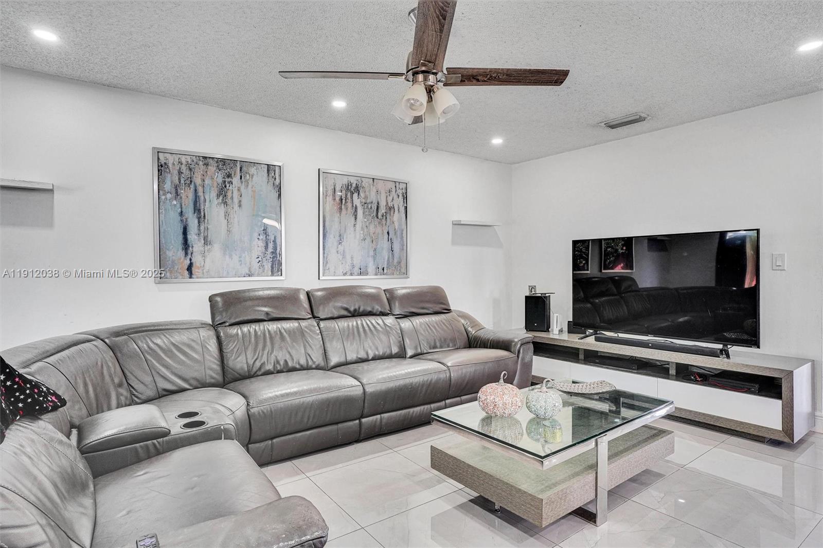 ARBORGATE KENDALL LK E CO - Residential