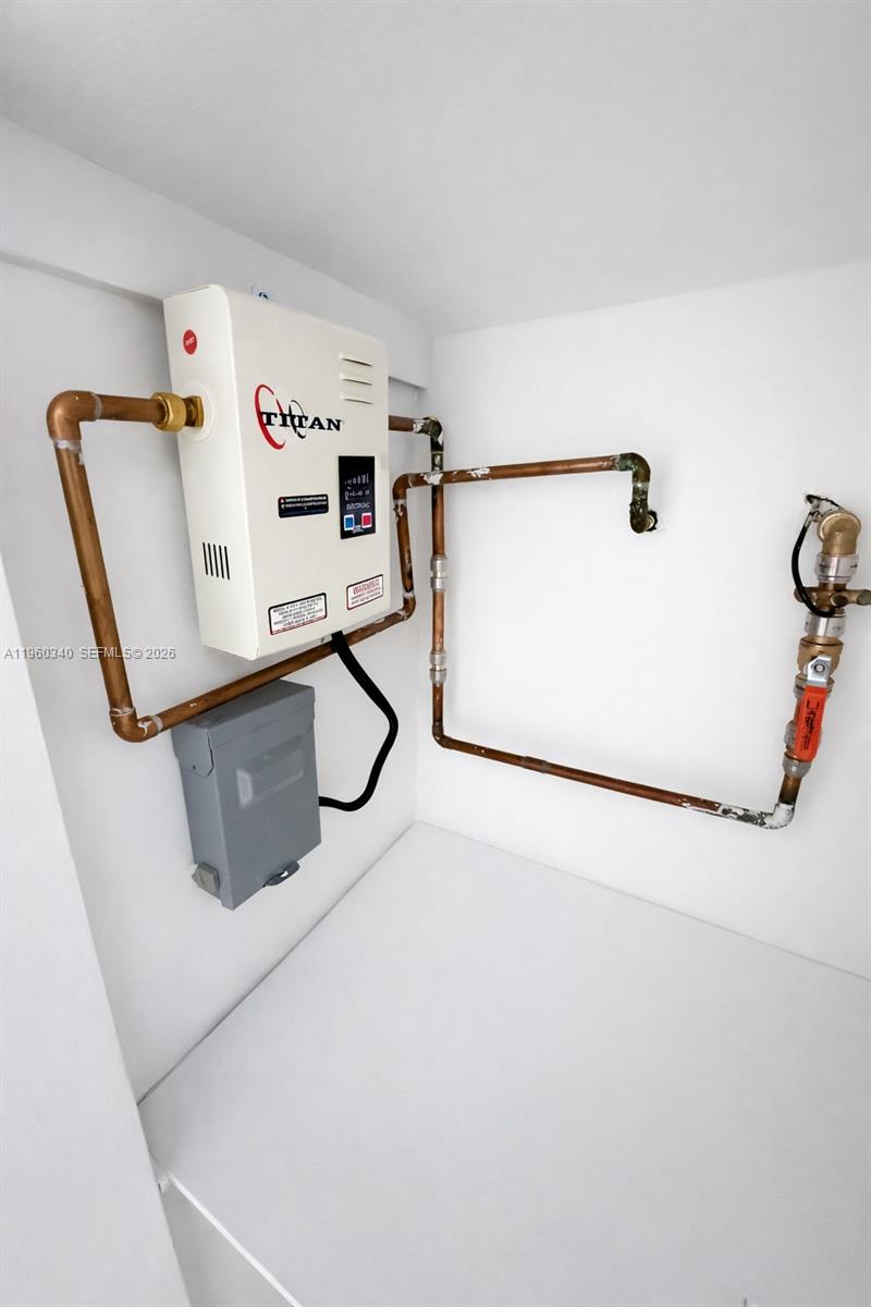 LAGO GRANDE TWO CONDO - Residential