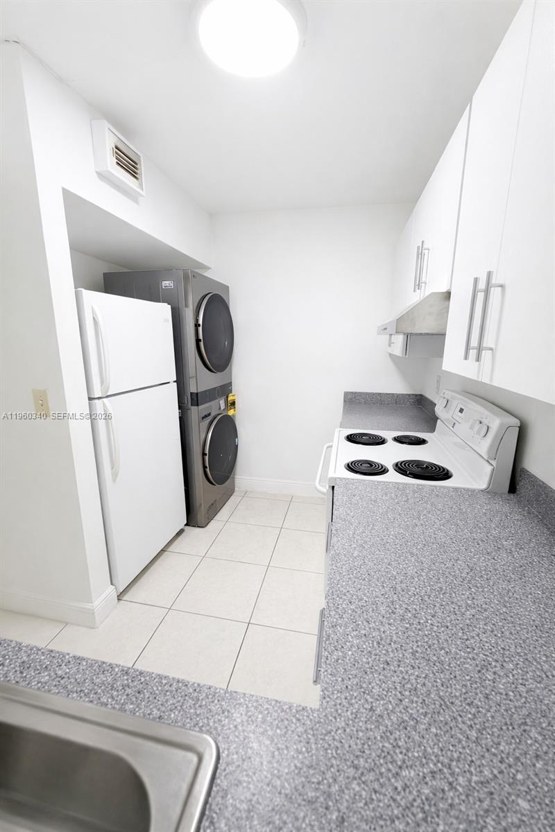 LAGO GRANDE TWO CONDO - Residential