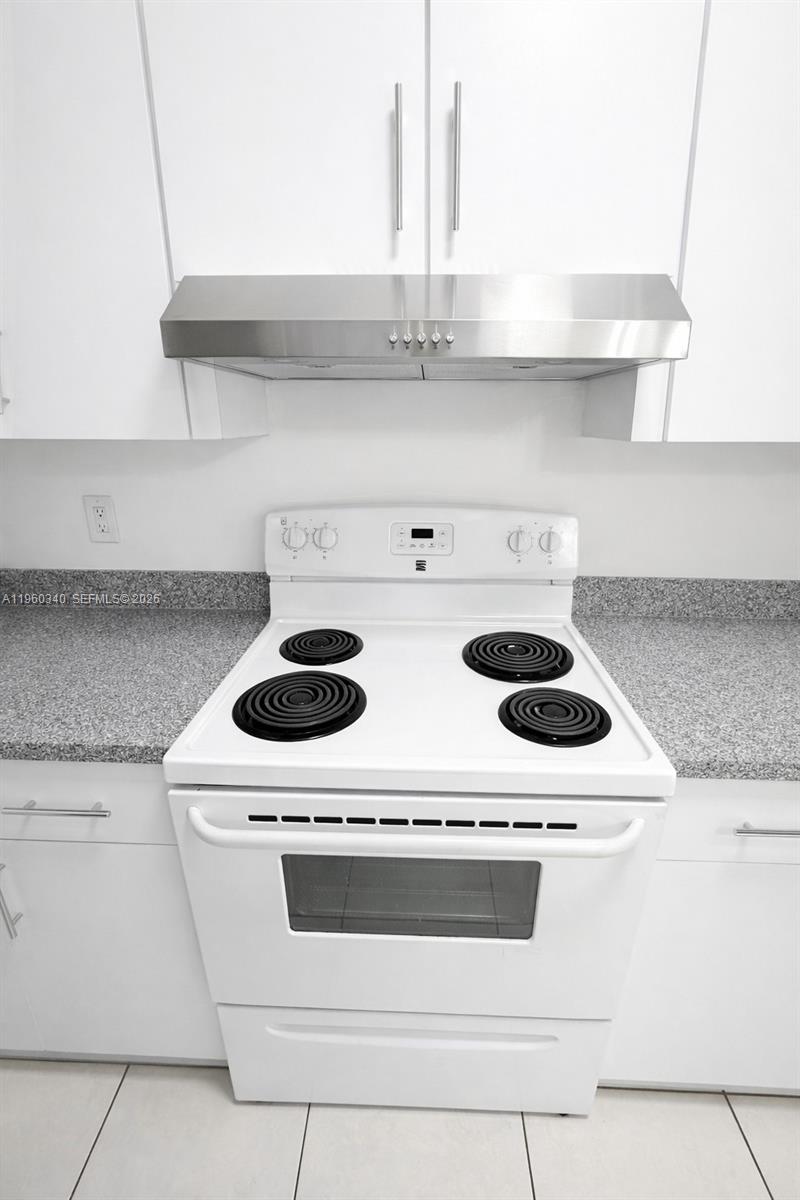 LAGO GRANDE TWO CONDO - Residential