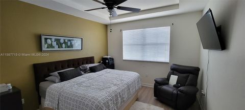 Single Family Residence in Doral FL 8377 113th Pl 11.jpg