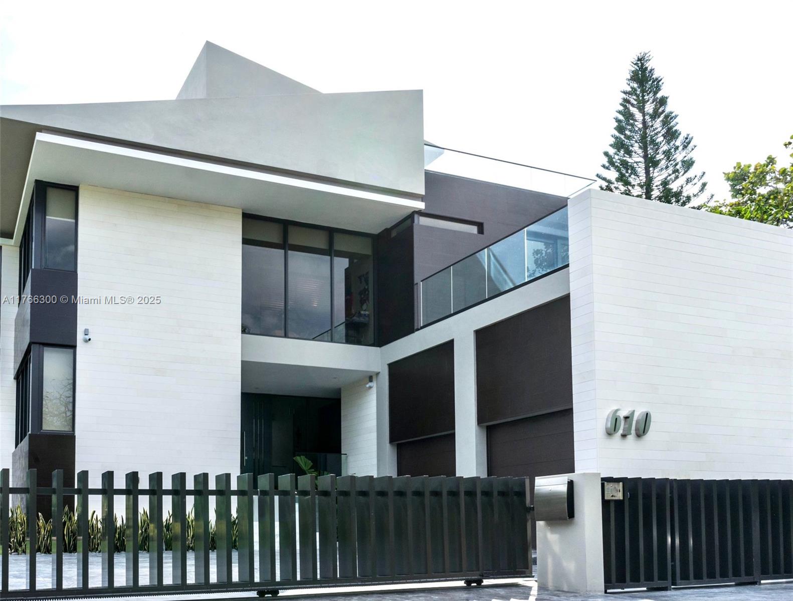 610 Harbor Cir