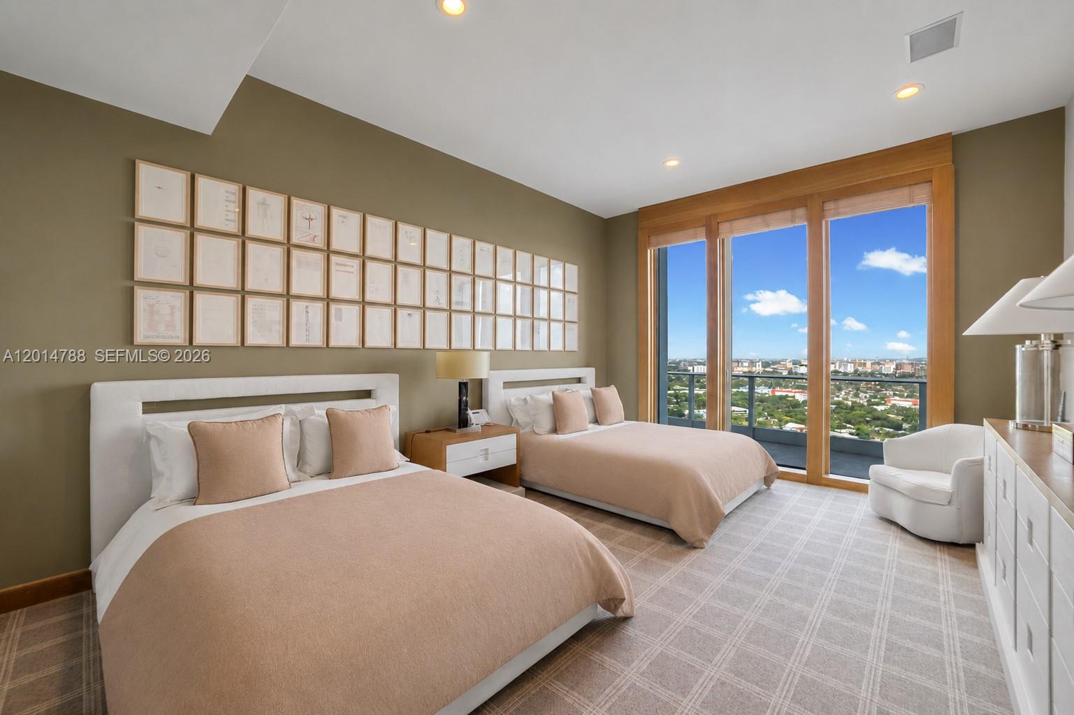 GROVENOR HOUSE CONDO - Residential