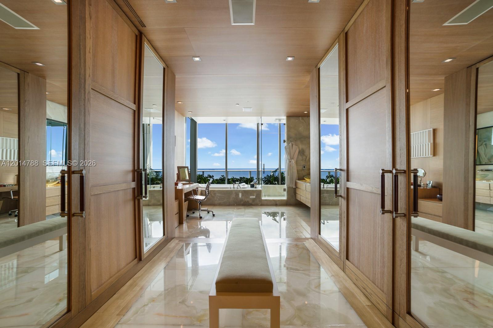 GROVENOR HOUSE CONDO - Residential