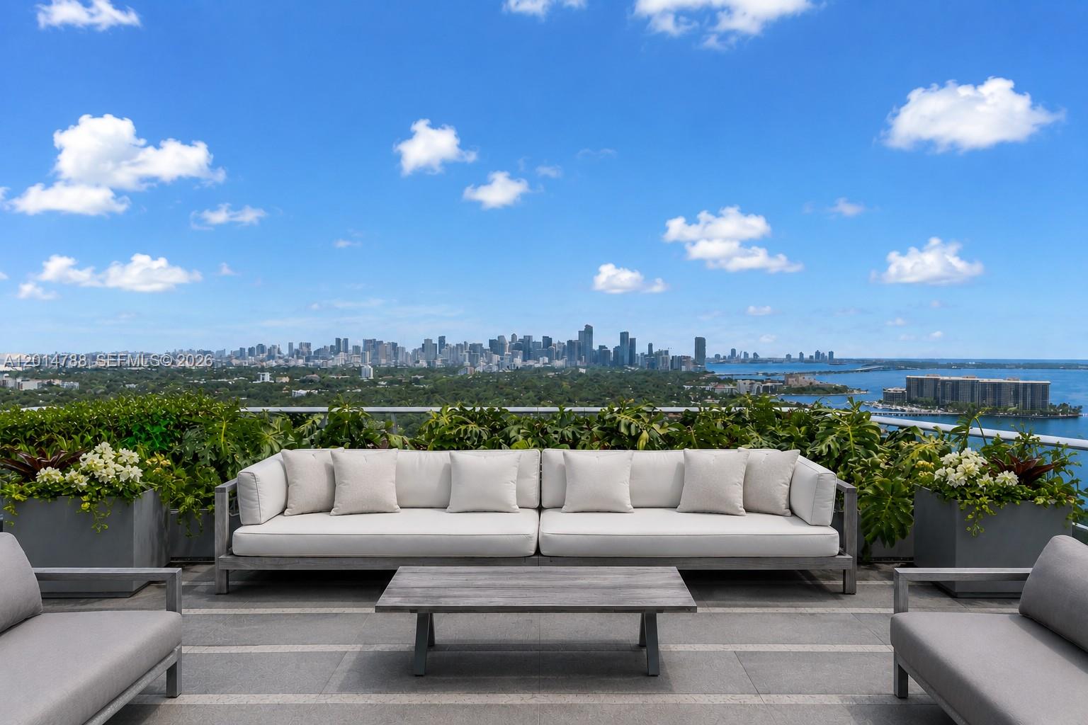 GROVENOR HOUSE CONDO - Residential