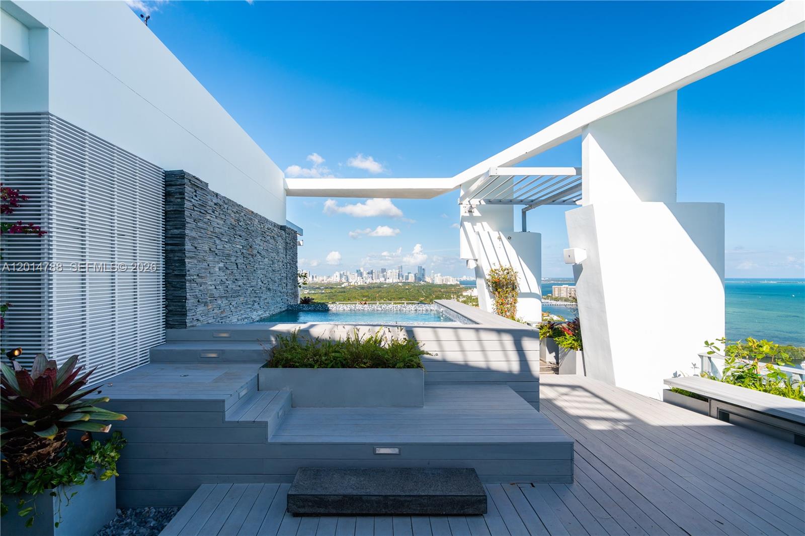 GROVENOR HOUSE CONDO - Residential