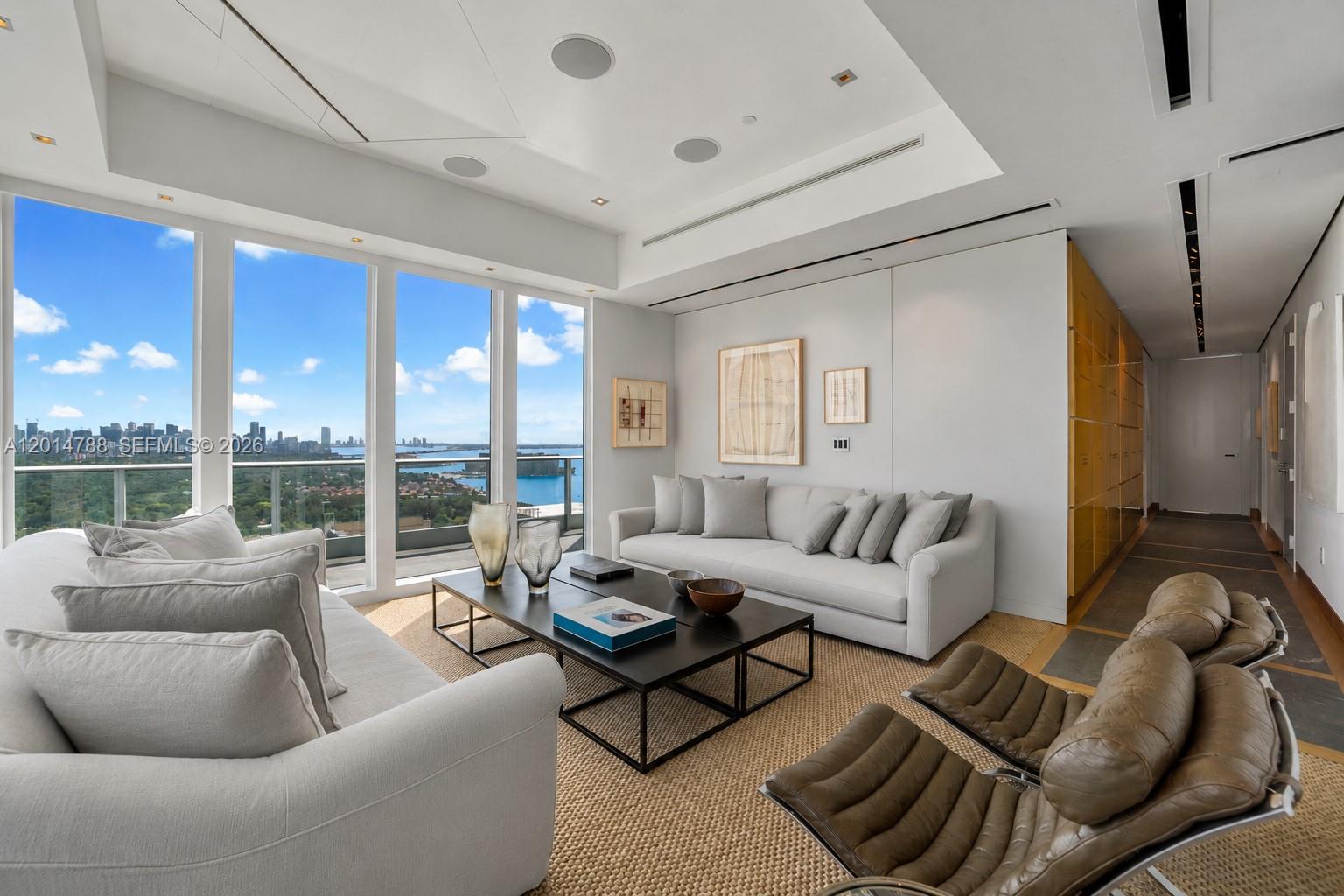 GROVENOR HOUSE CONDO - Residential