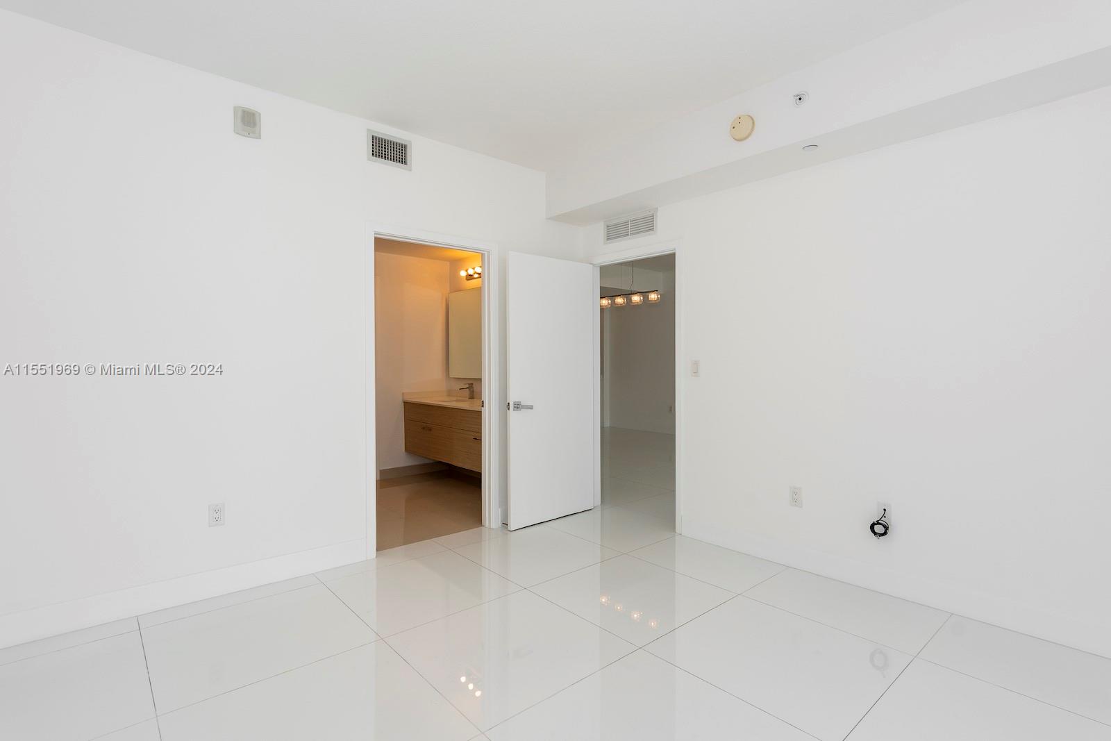 BAY HOUSE - Residential