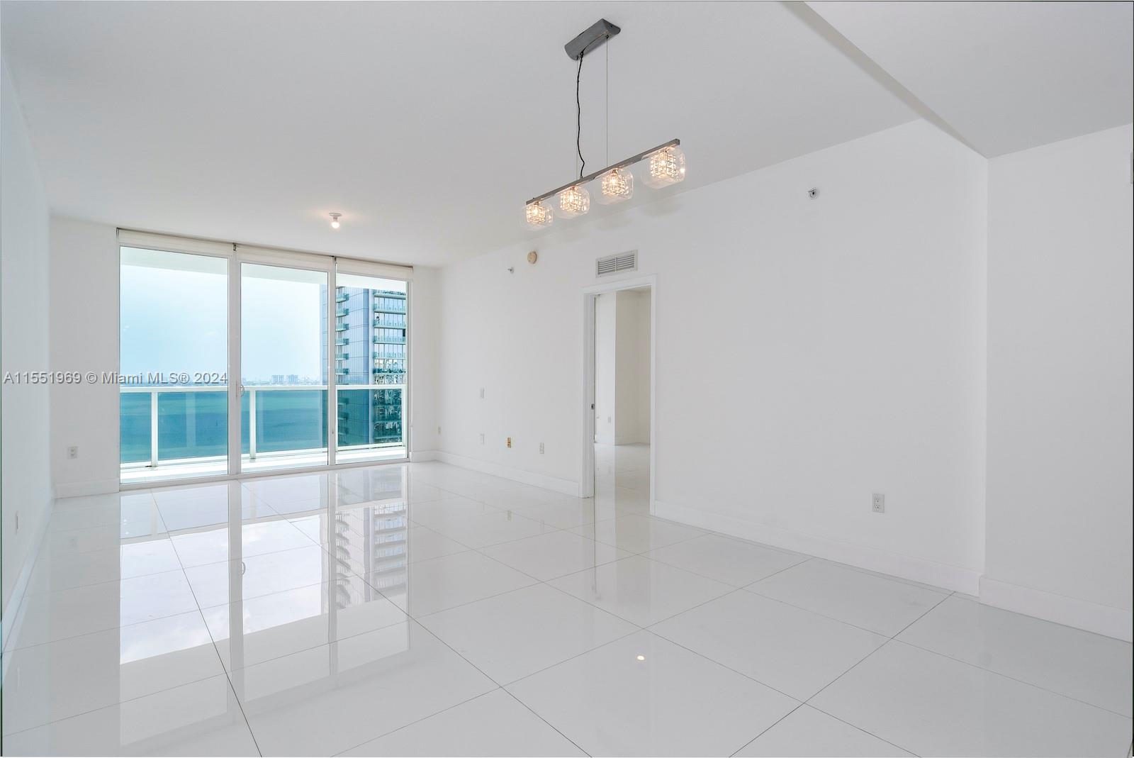 BAY HOUSE - Residential