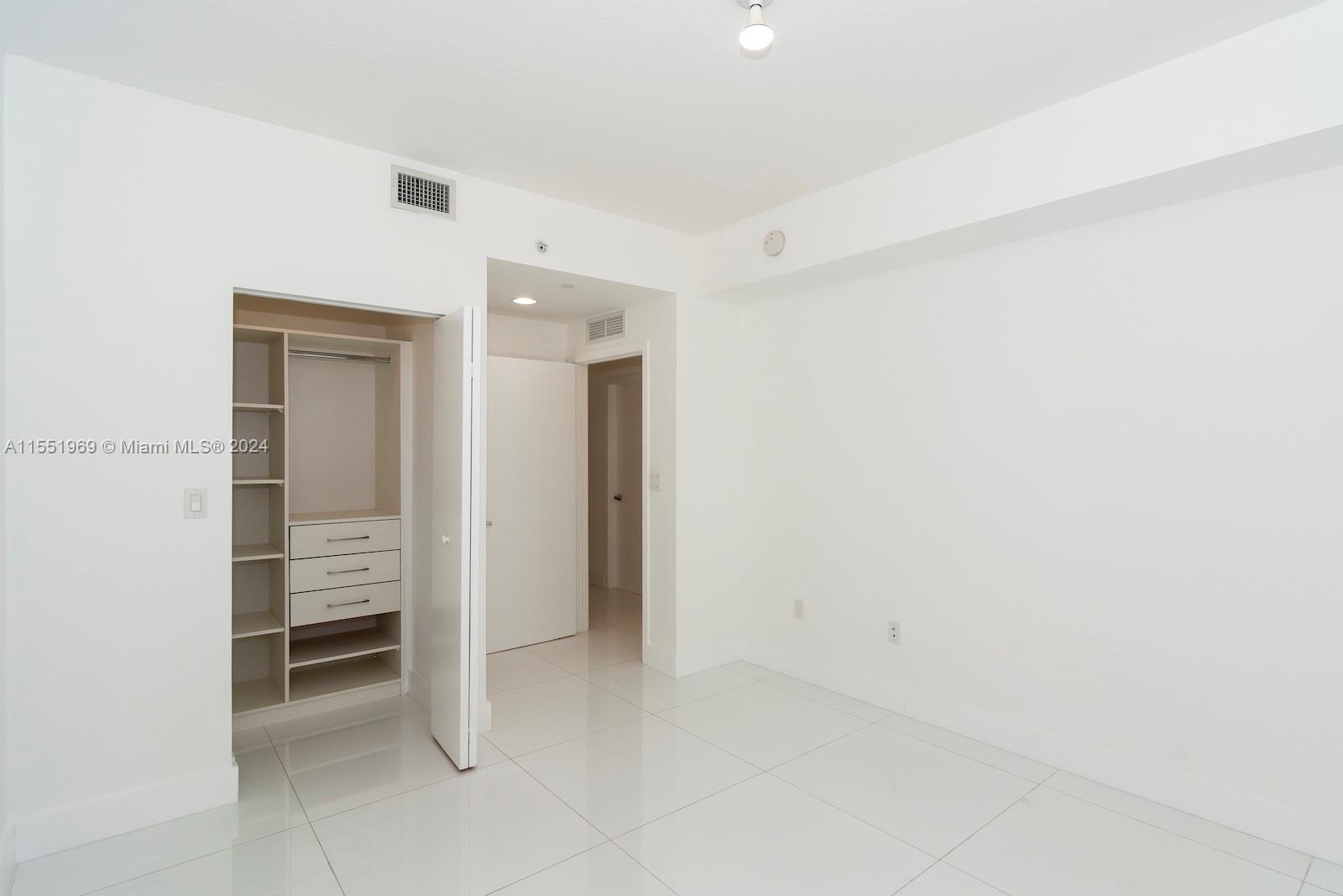 BAY HOUSE - Residential