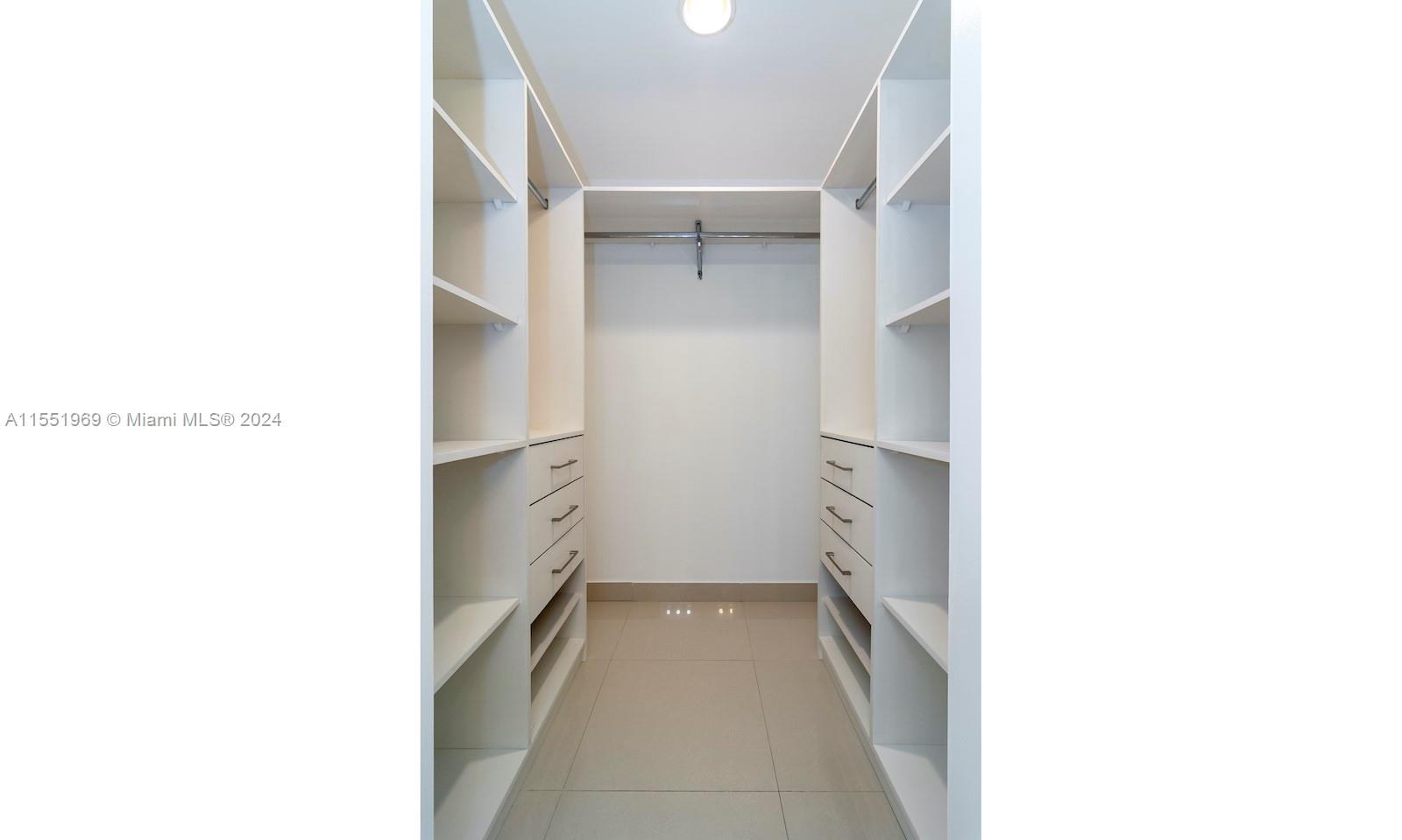 BAY HOUSE - Residential