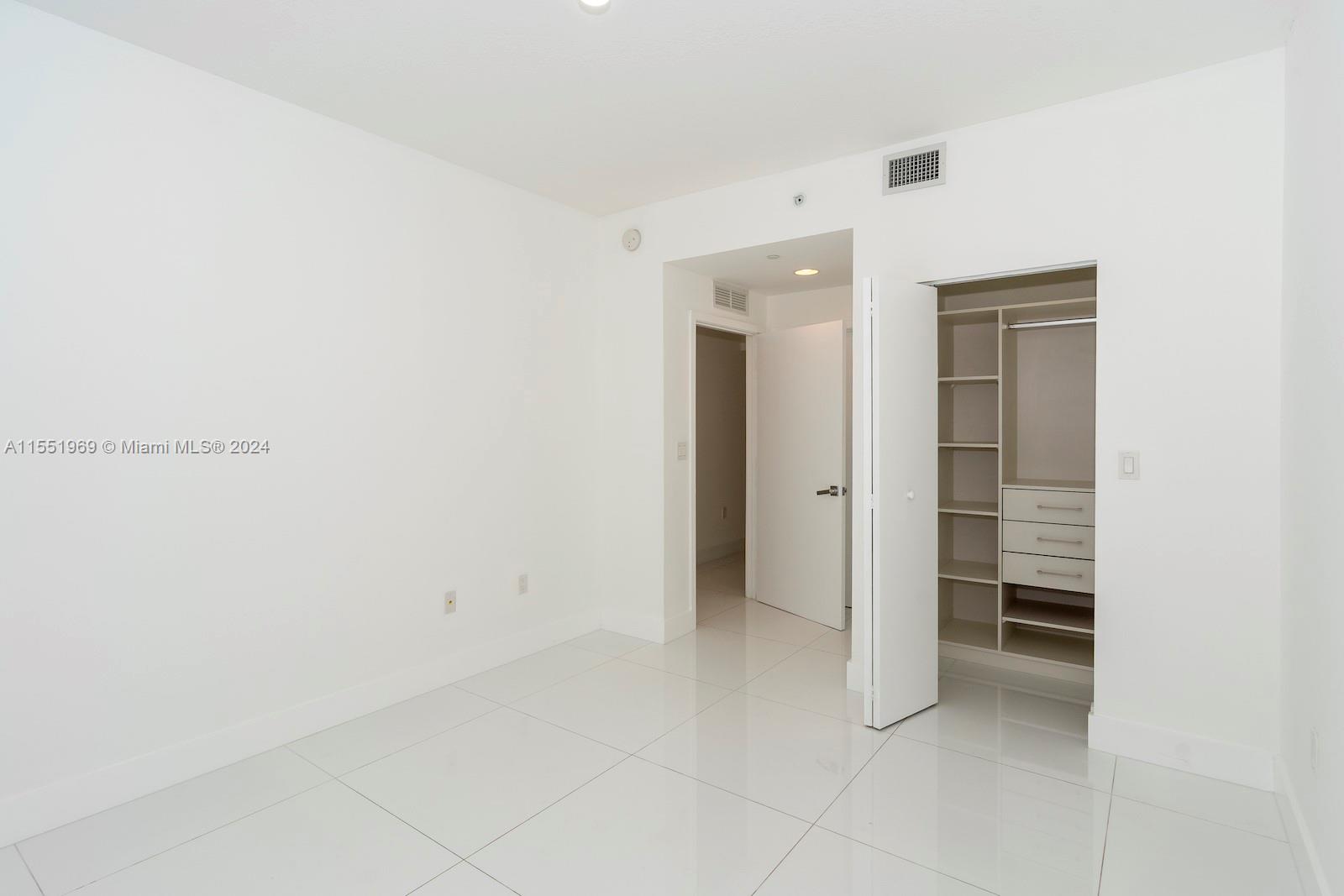 BAY HOUSE - Residential