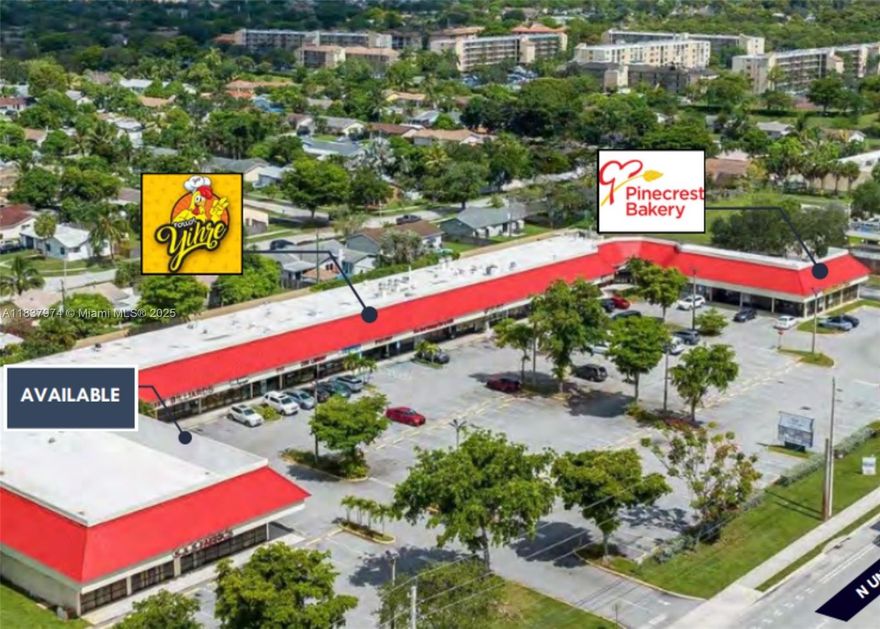 • Join Pinecrest Bakery and Pollos Yihre in Sun
Village Plaza, located on N University Drive
• 1,690 SF Retail space available in otherwise fullyleased shopping center catering to locals
• Incredible exposure with 60,500 cars per day
• Nearly 200,000 residents within 3 miles
• Pylon signage available