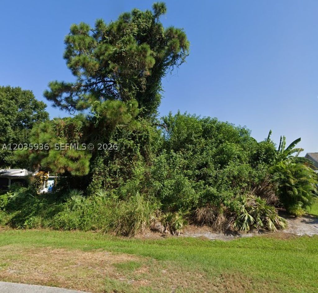 Photo of 6504 Citrus Park Blvd, Fort Pierce, FL 34951 (MLS # A12035936)