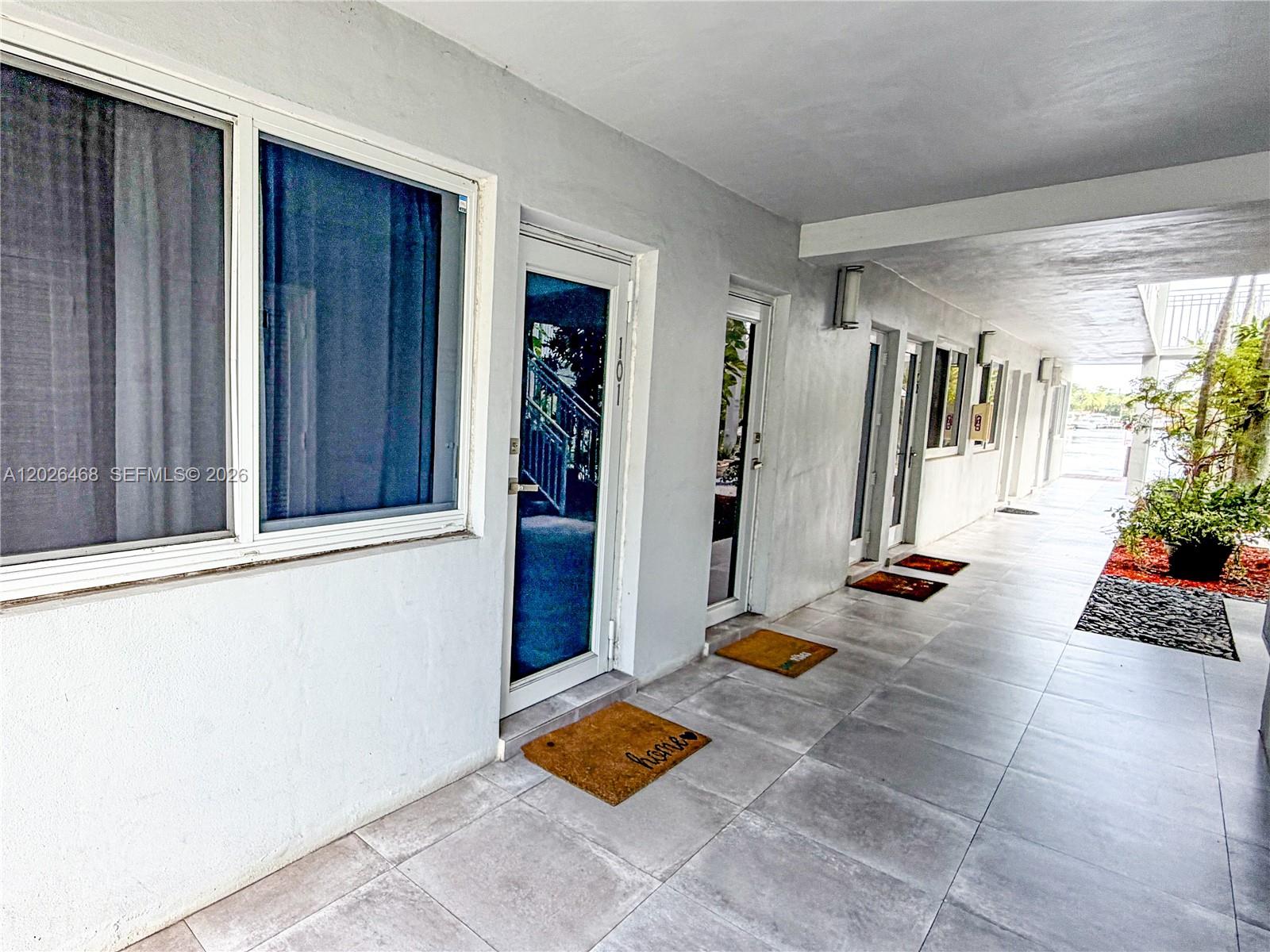 2430 NE 135th St 101