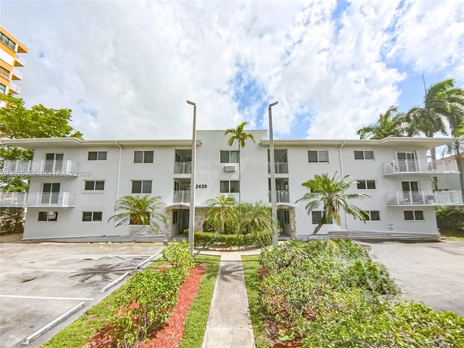 2430 NE 135th St 101