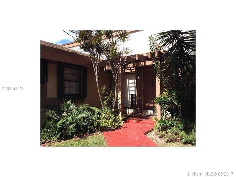 : BEAUTIFUL 3/2, REMODEL VILLA, 1,658 SQ Ft. NEW GOURMET KITCHEN, STAINLESS STEEL APPLIANCES, GRANITE COUNTER TOP, MARBLE FLOOR IN THE LIVING ROOM AND KITCHEN, NEW DESIGNED BATHROOMS, WOOD FLOOR IN ALL BEDROOMS. MARINE BOATING COMMUNITY, DOCKAGE FOR RENT AS IT BECOMES AVAILABLE, ONLY FOR HOMEOWNER OR PROPERTY'S TENANT. MUST SEE, EASY TO SHOW.