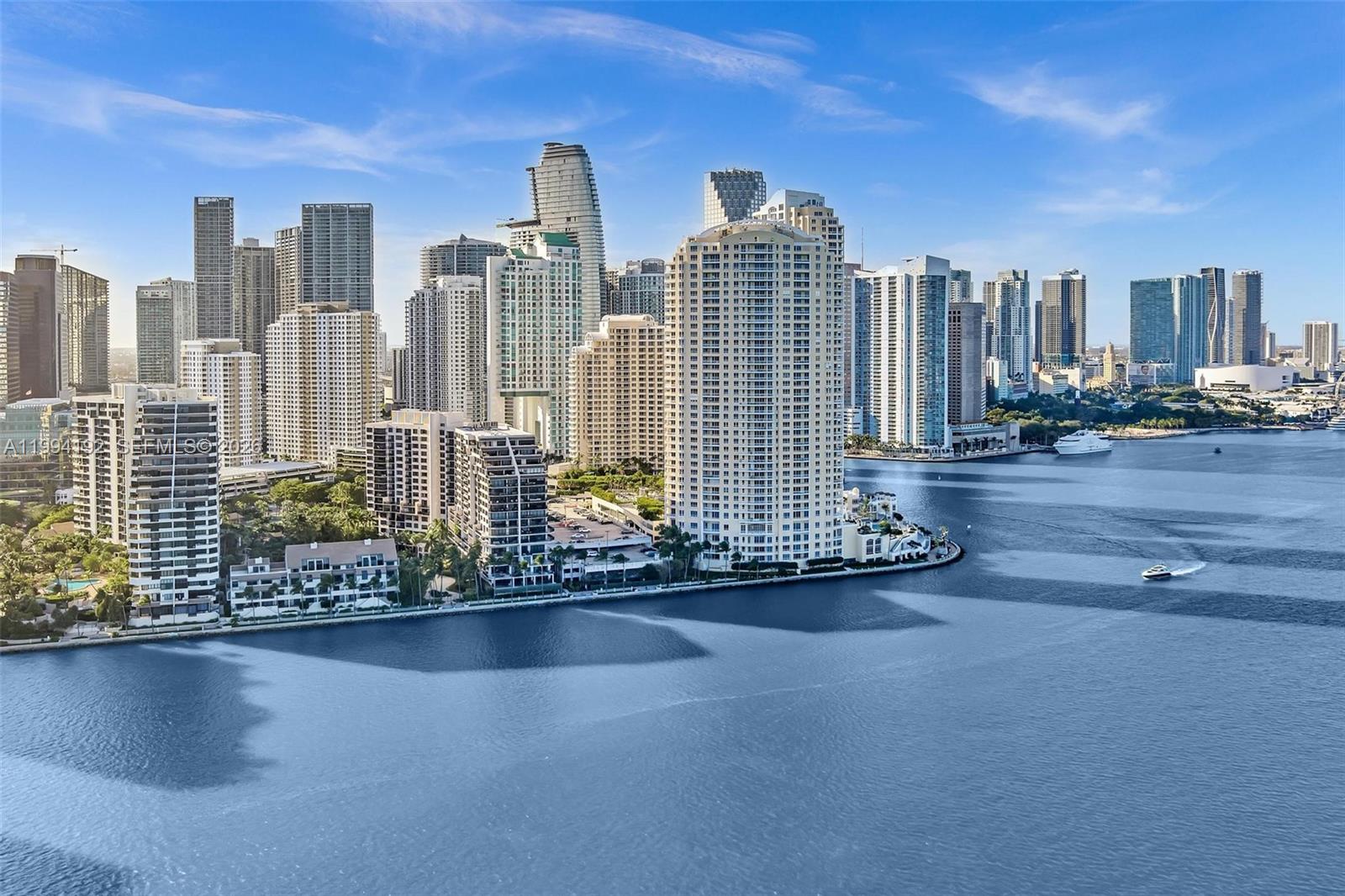 THREE TEQUESTA POINT COND - Residential