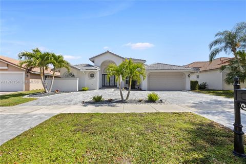 Photo of 805 Bayside Ln, Weston, FL 33326 (MLS # A11974754)