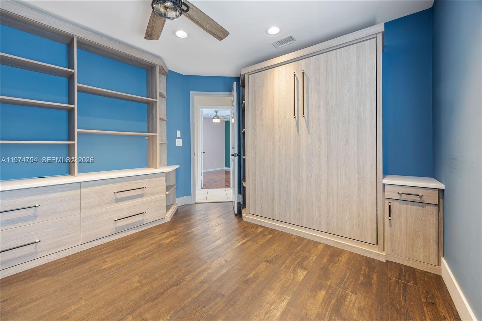 ORCHID ISLAND - Residential