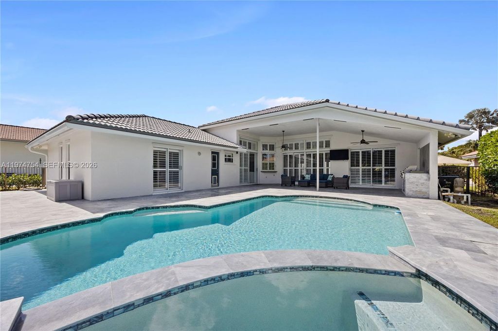 Photo of 805 Bayside Ln, Weston, FL 33326 (MLS # A11974754)