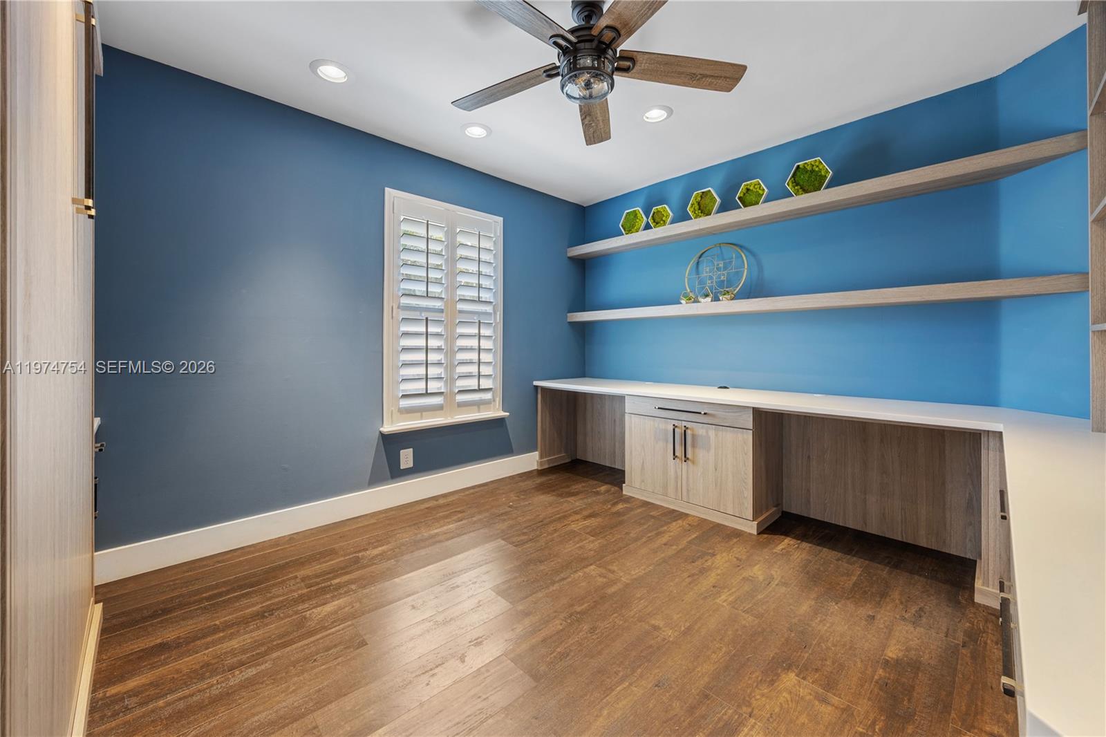 ORCHID ISLAND - Residential