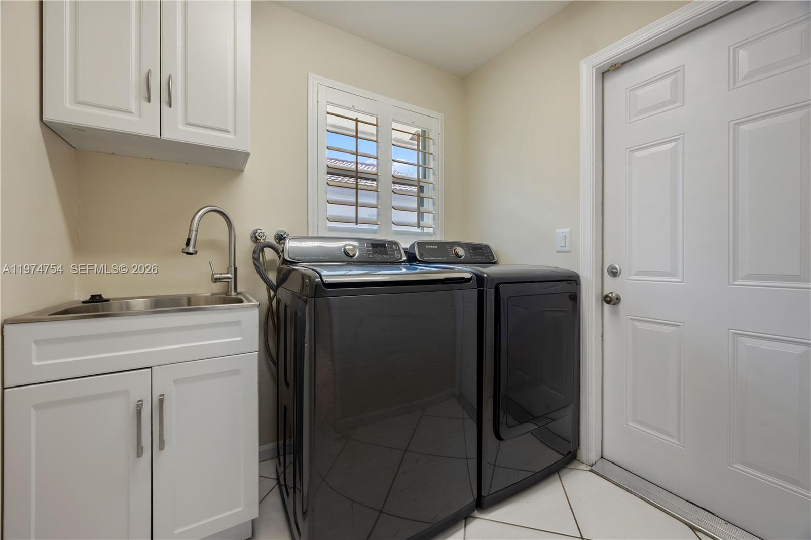 ORCHID ISLAND - Residential