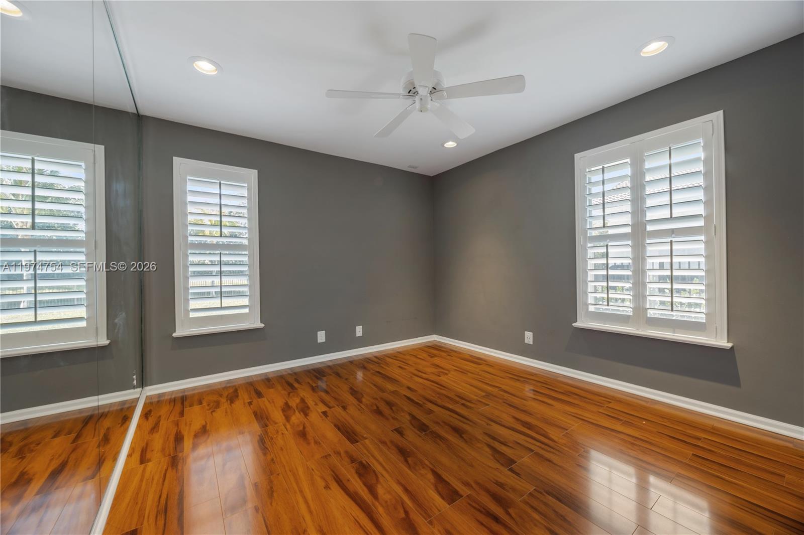 ORCHID ISLAND - Residential