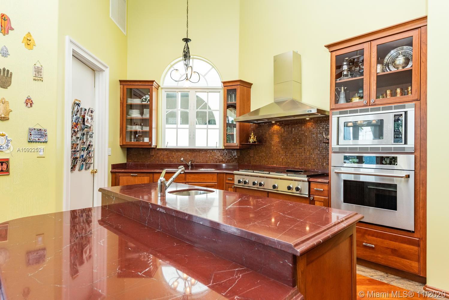 ISLAND ESTATES - Residential