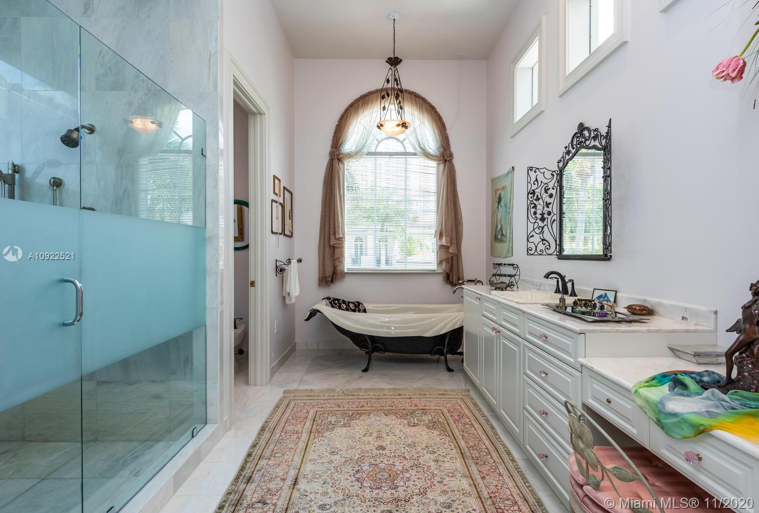 ISLAND ESTATES - Residential