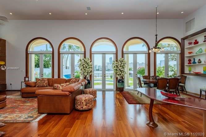 ISLAND ESTATES - Residential