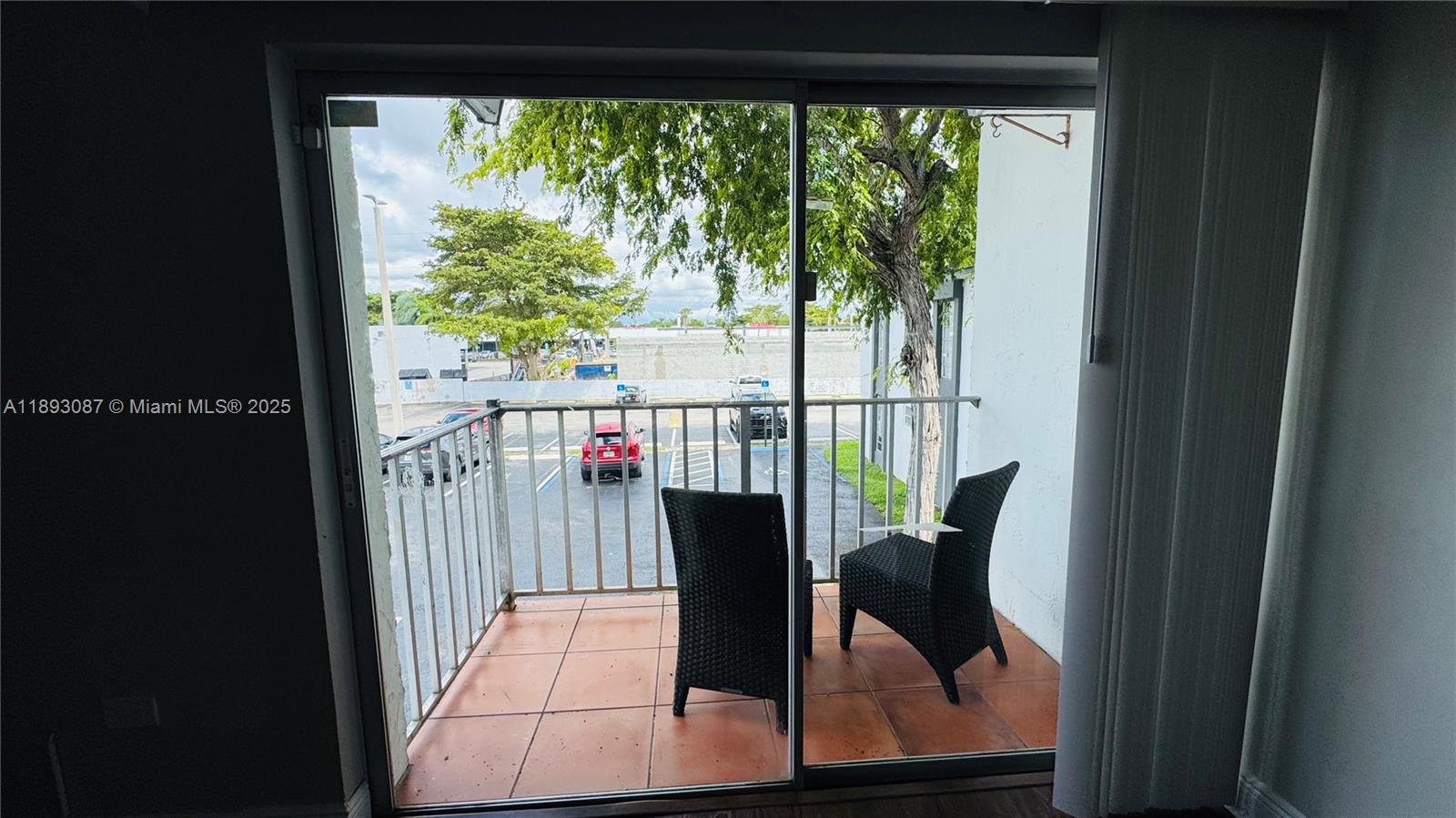 SUNSET PALMS WEST CONDO - Residential Lease