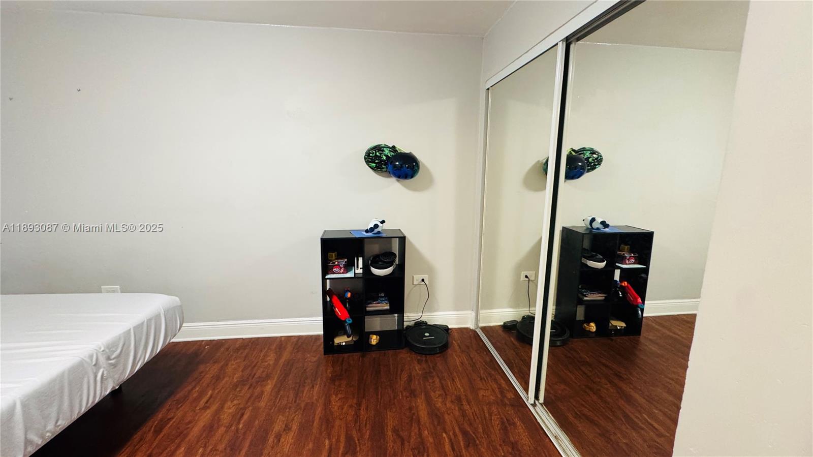 SUNSET PALMS WEST CONDO - Residential Lease
