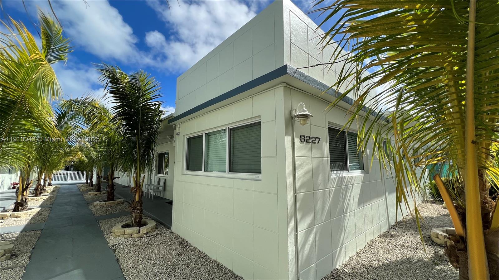 BISCAYNE BCH SUB - Residential Lease