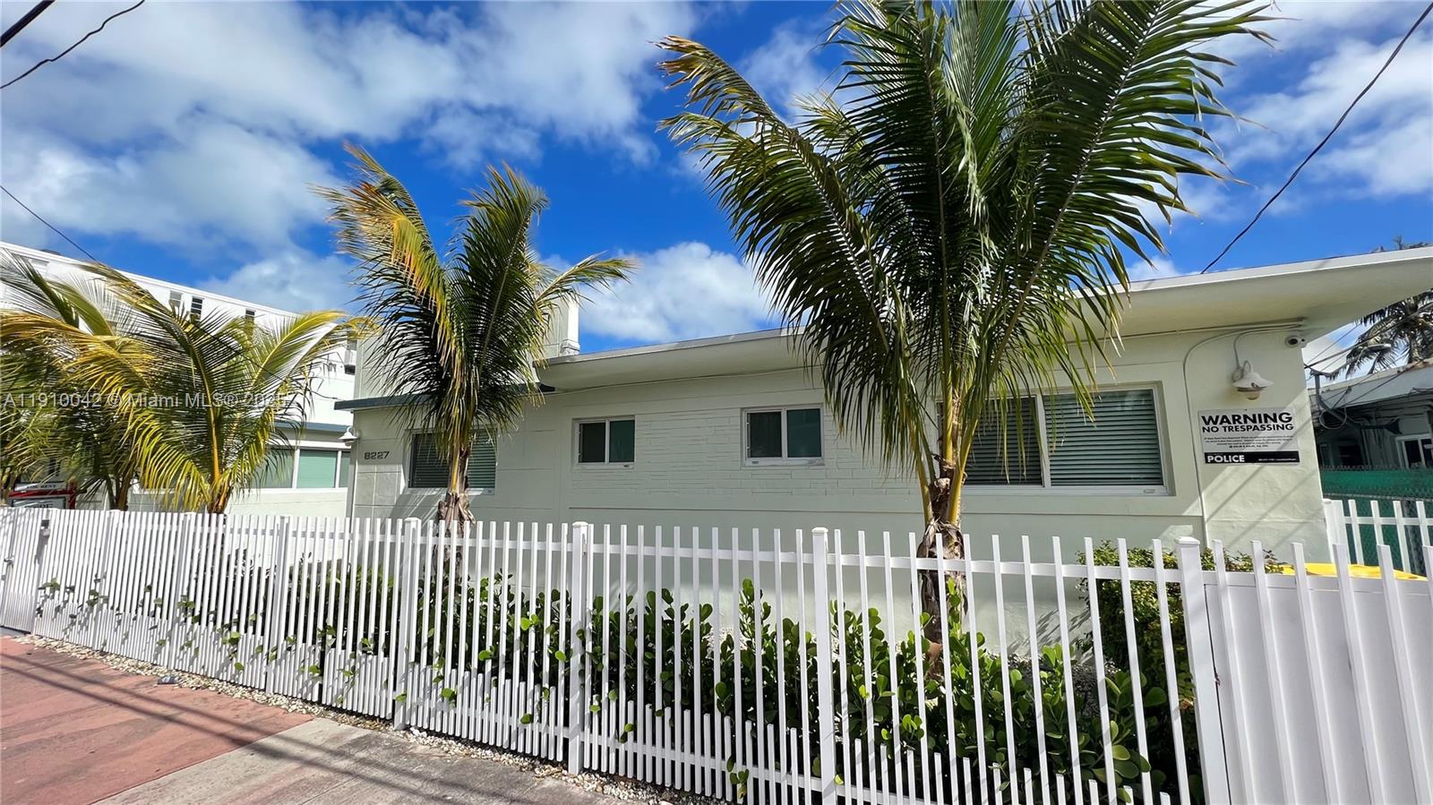 BISCAYNE BCH SUB - Residential Lease