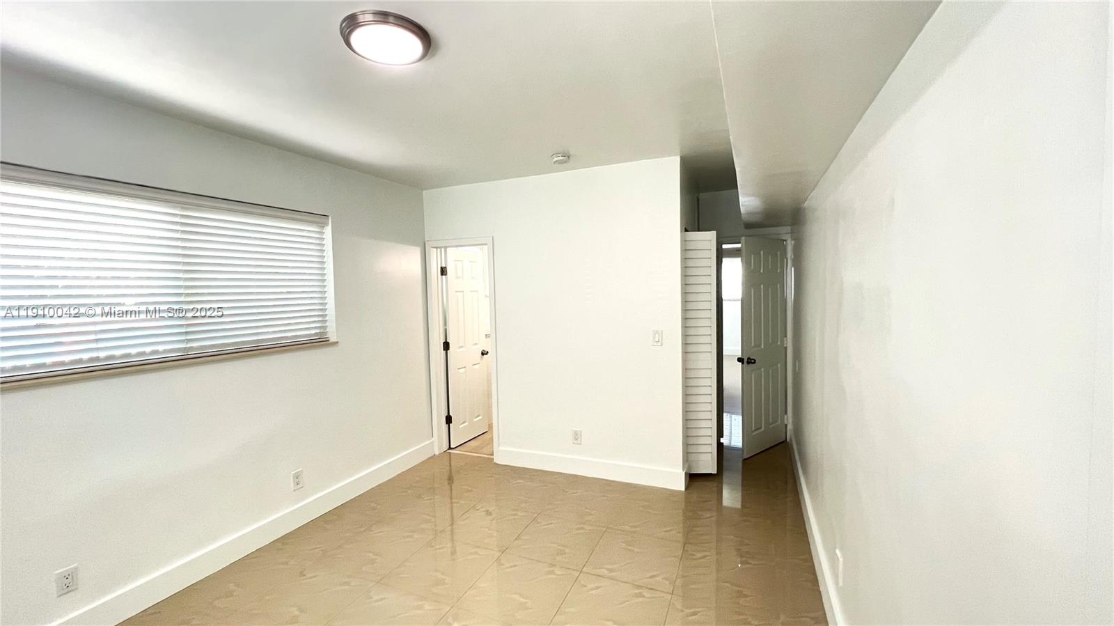 BISCAYNE BCH SUB - Residential Lease