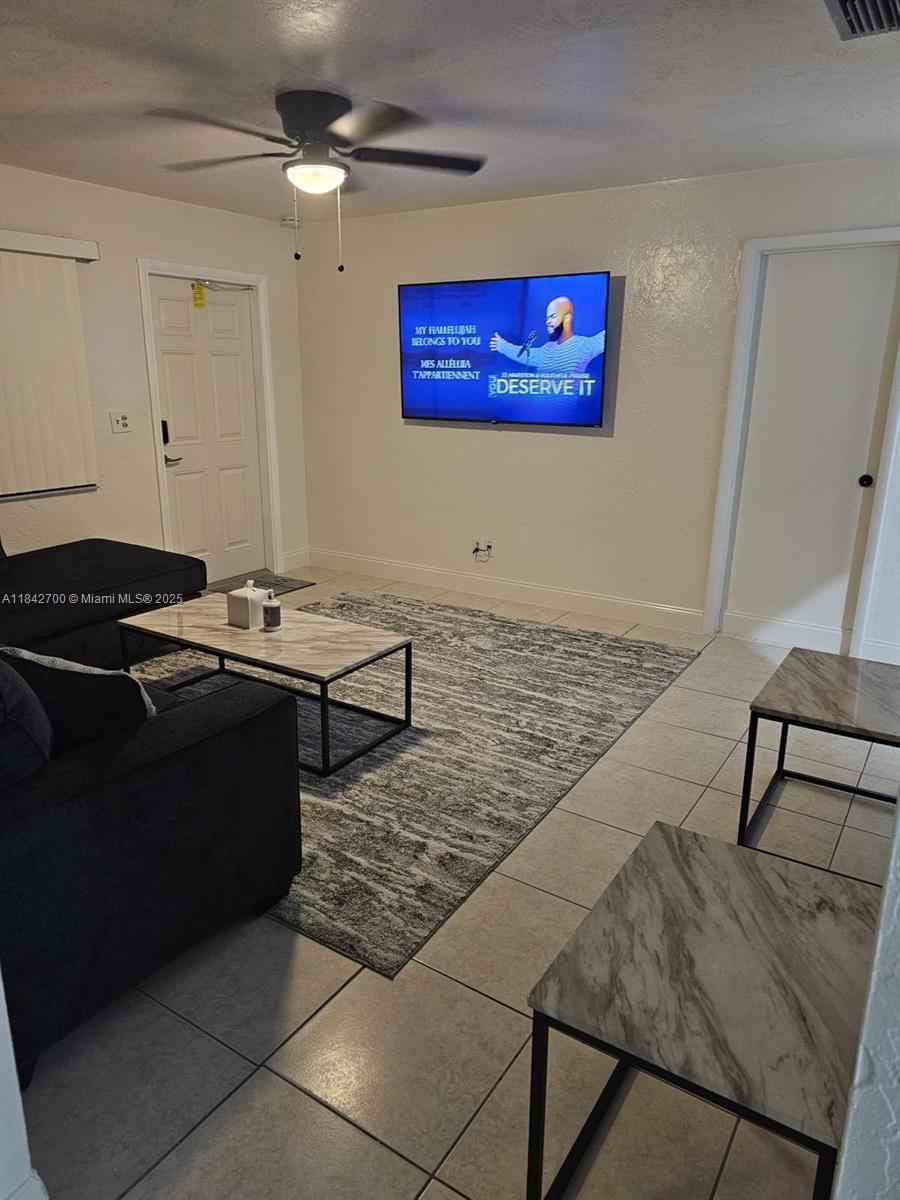 HOLLYWOOD BEACH GARDENS - Residential Lease