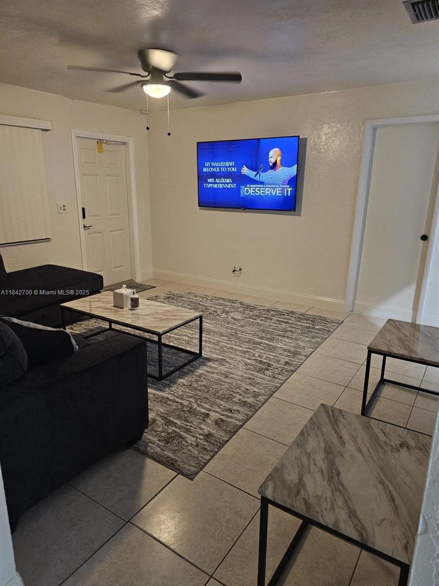 HOLLYWOOD BEACH GARDENS - Residential Lease