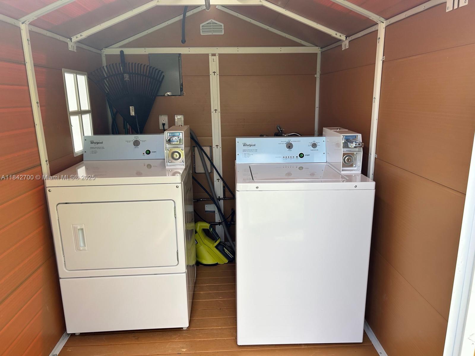 HOLLYWOOD BEACH GARDENS - Residential Lease