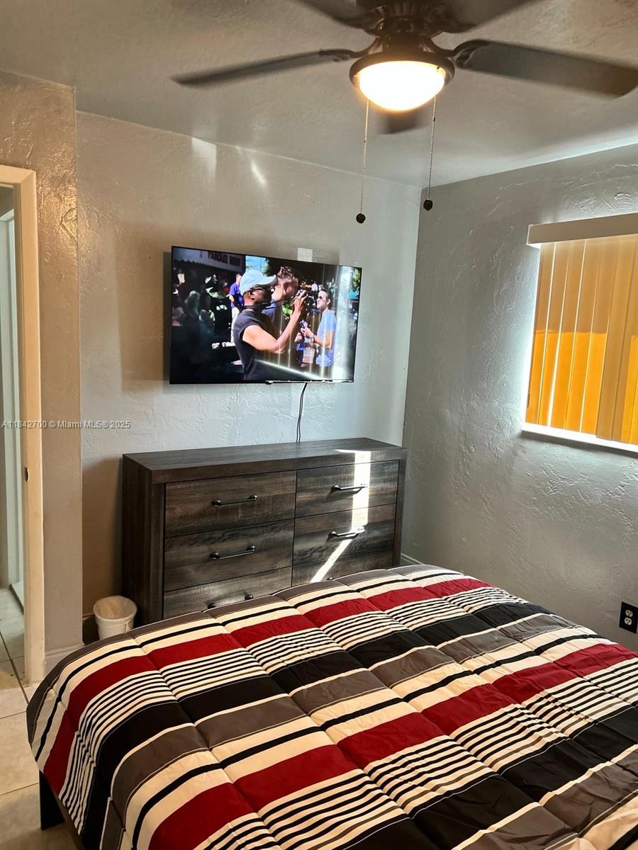 HOLLYWOOD BEACH GARDENS - Residential Lease