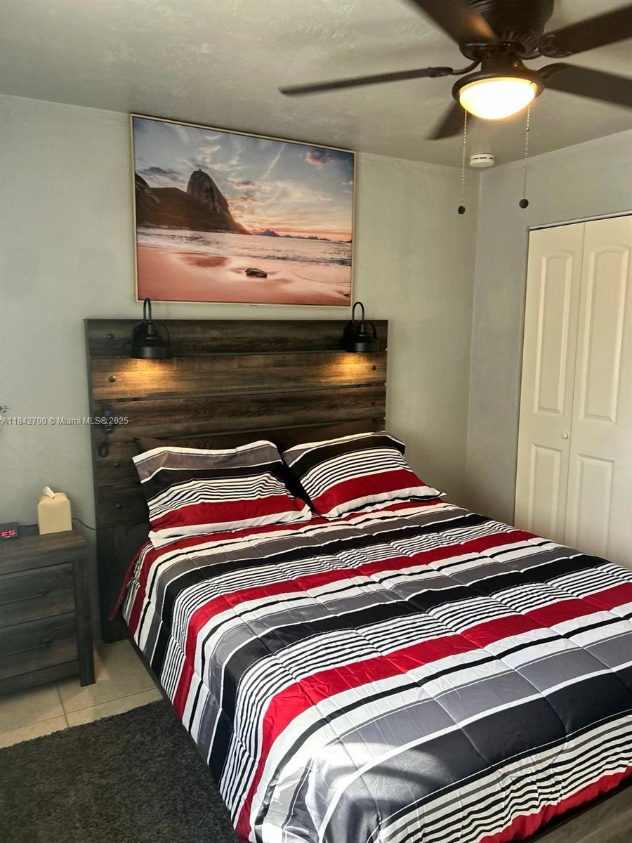 HOLLYWOOD BEACH GARDENS - Residential Lease