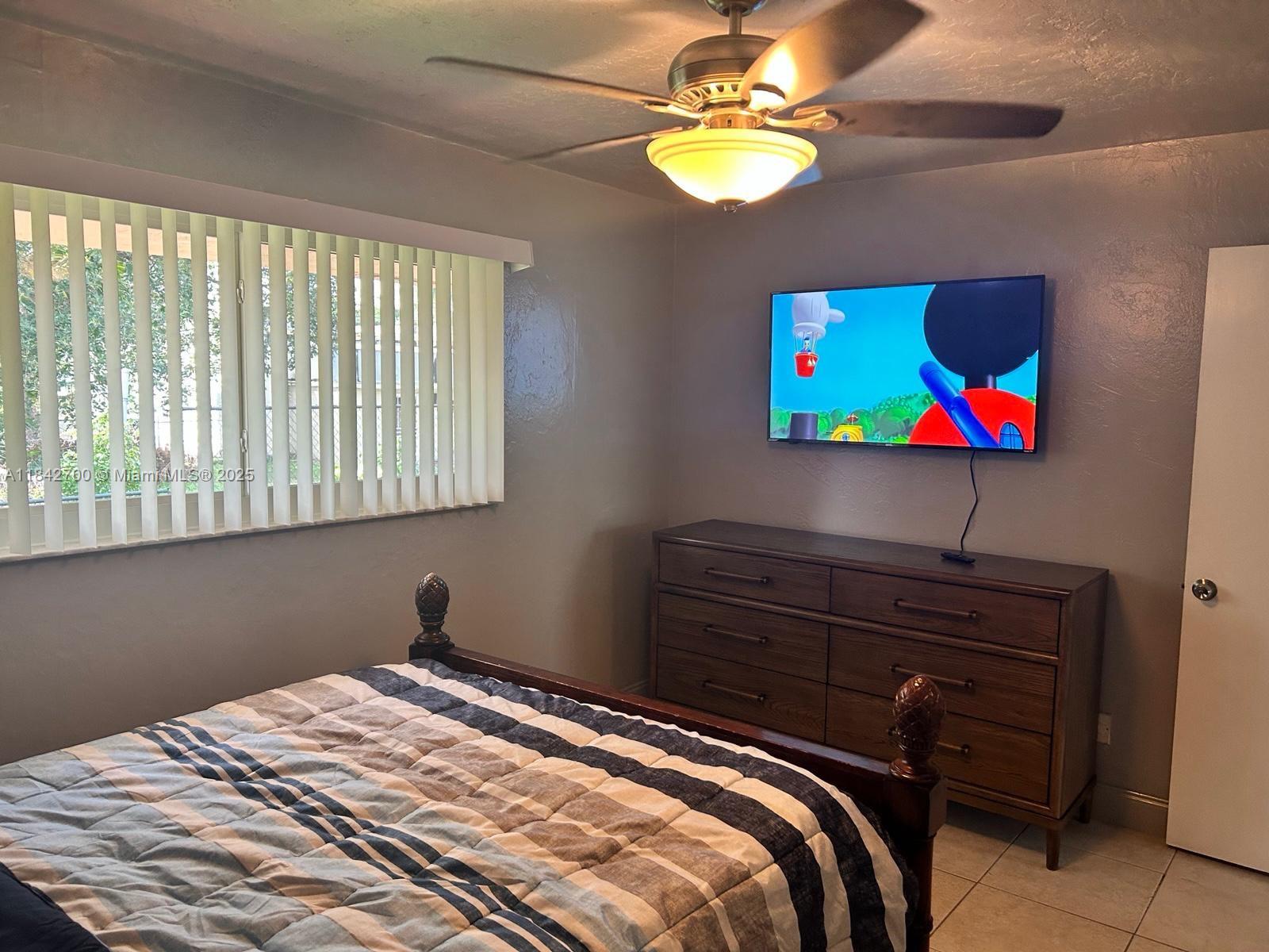 HOLLYWOOD BEACH GARDENS - Residential Lease