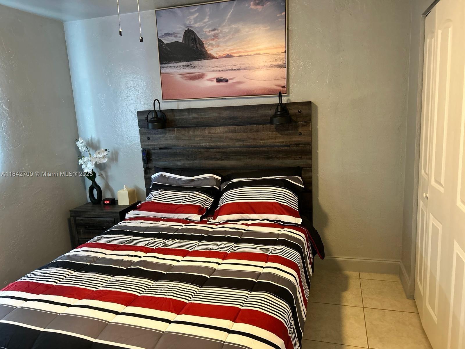 HOLLYWOOD BEACH GARDENS - Residential Lease