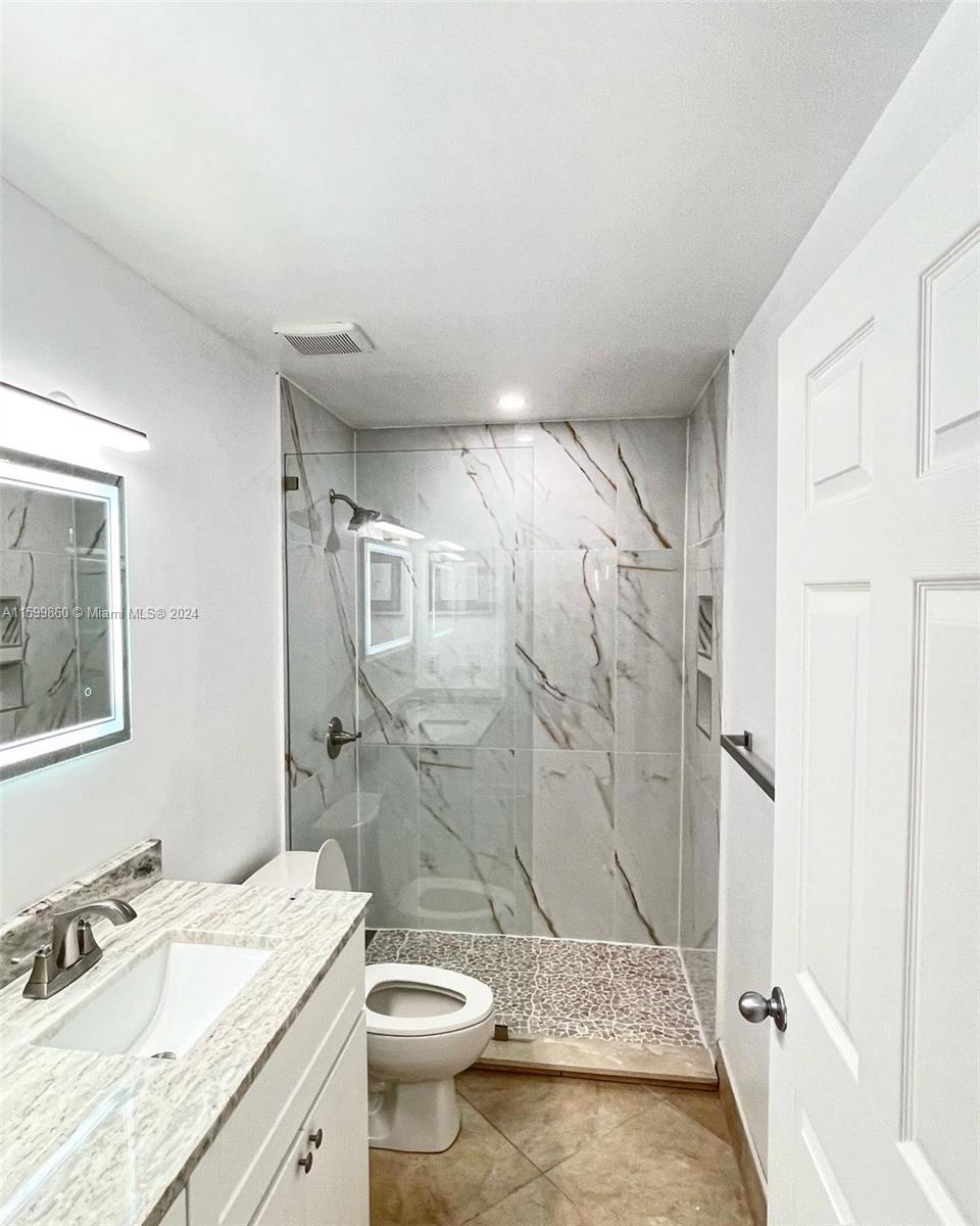 TOWER CONDO AT CITYPLACE - Residential