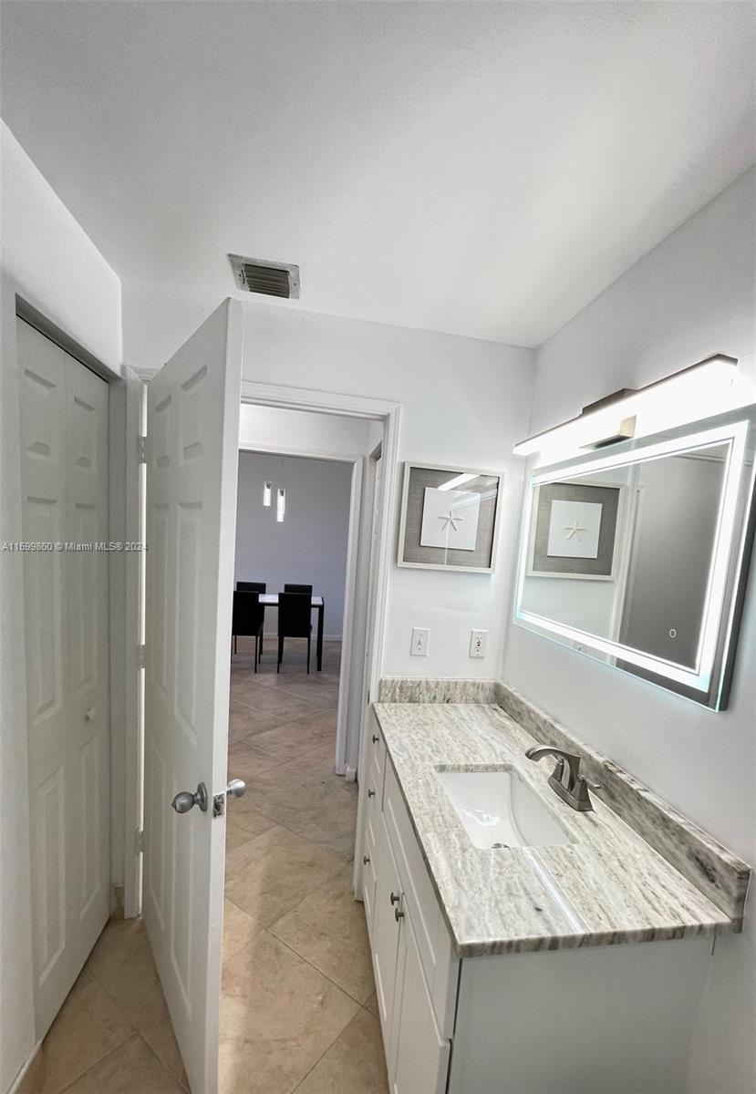 TOWER CONDO AT CITYPLACE - Residential