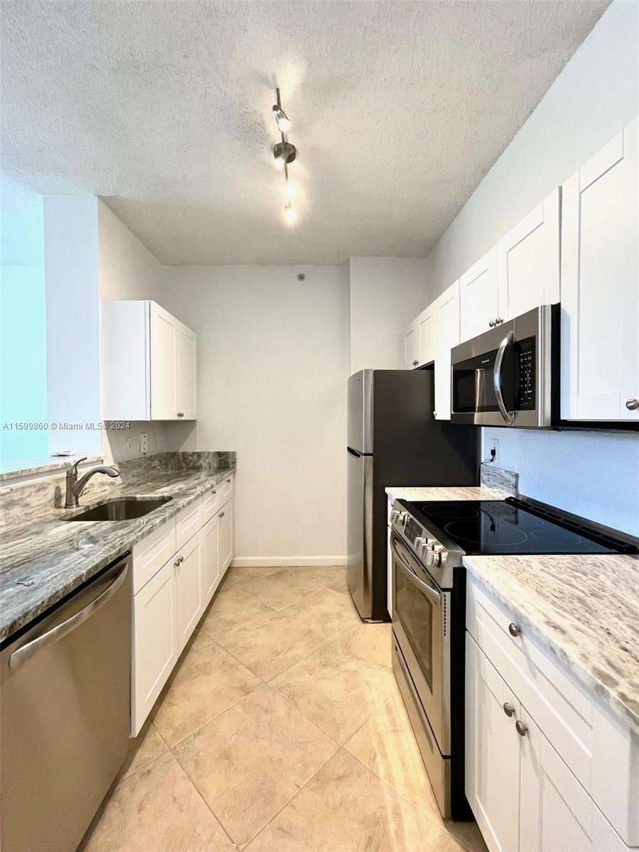 TOWER CONDO AT CITYPLACE - Residential