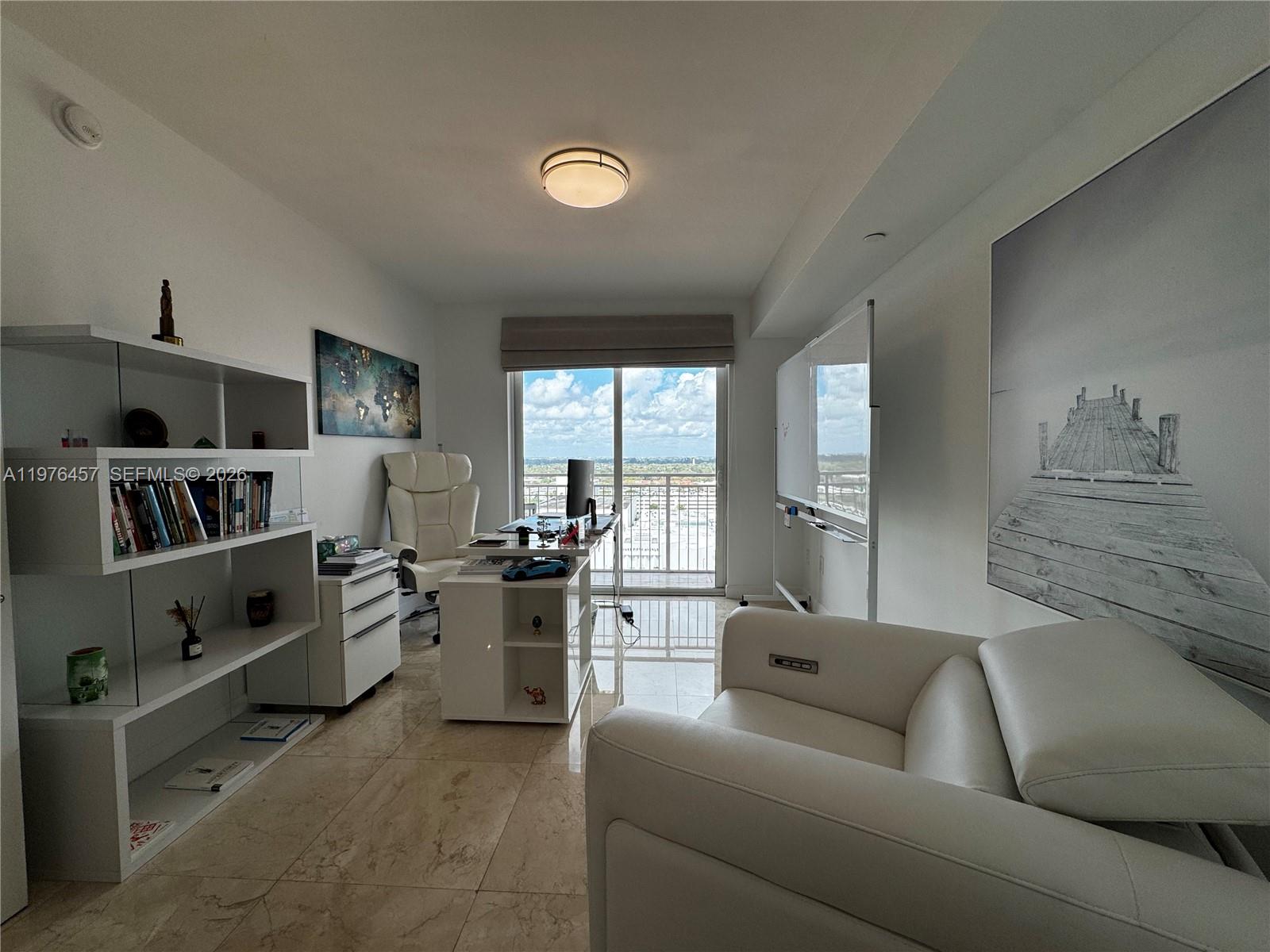 TOSCANO CONDO - Residential