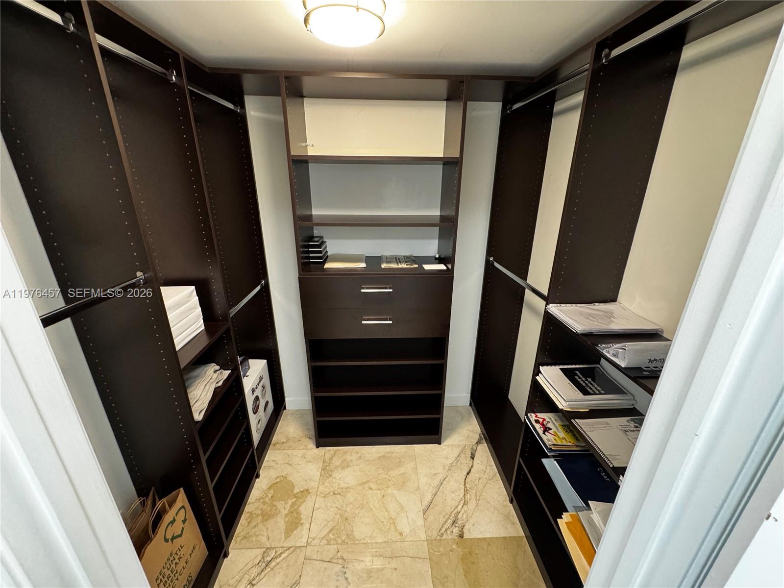 TOSCANO CONDO - Residential