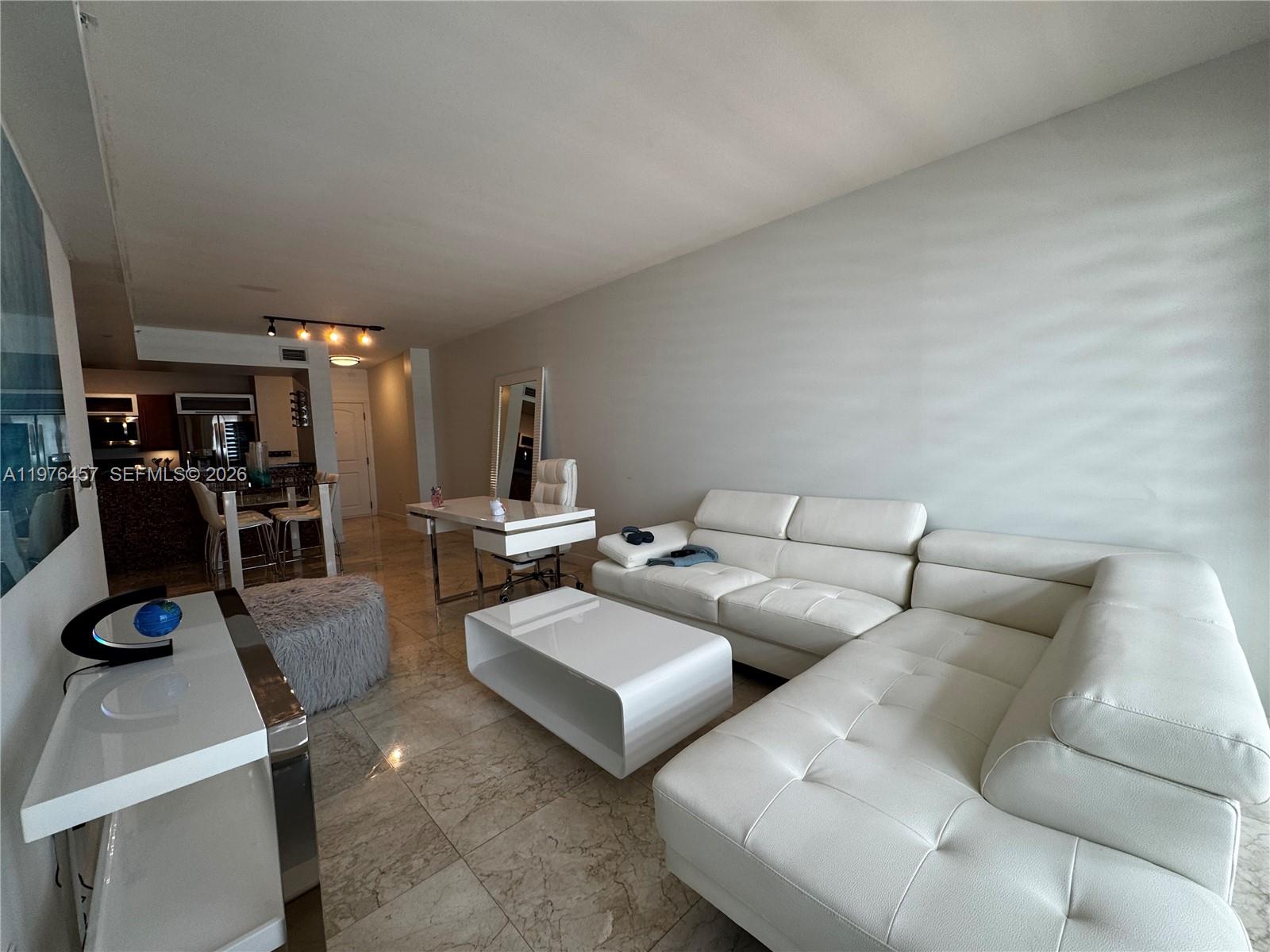 TOSCANO CONDO - Residential