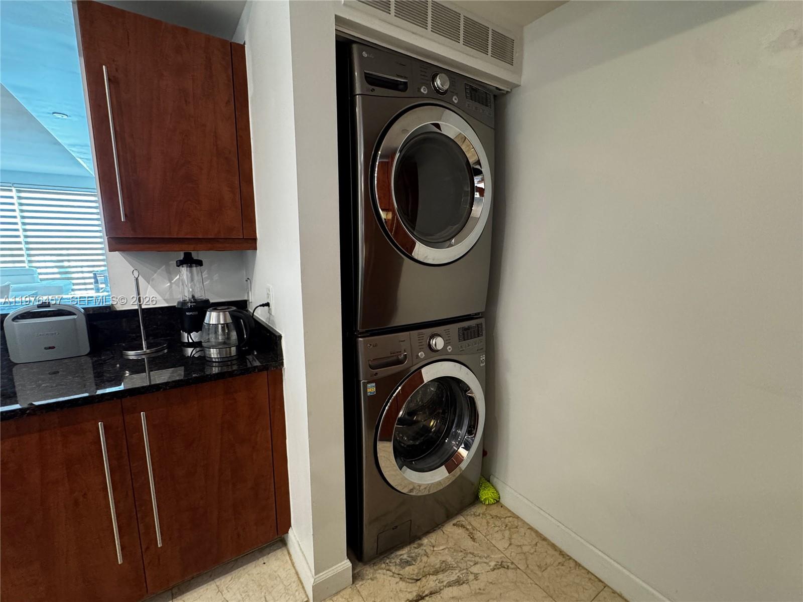 TOSCANO CONDO - Residential